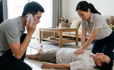 3 phút đầu cần làm gì khi gặp người bị co giật hoặc ngất