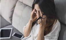 Nhức mỏi mắt có đáng lo, cần làm gì?