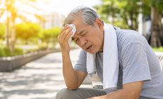 Những nguy cơ sức khoẻ người cao tuổi hay gặp ngày nắng nóng