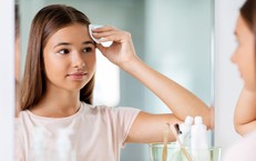 Tuổi dậy th&#236; n&#234;n d&#249;ng sản phẩm chăm s&#243;c da n&#224;o?