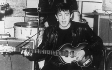 Huyền thoại &#226;m nhạc Paul McCartney: Nhạc sĩ đầu ti&#234;n của Anh trở th&#224;nh tỷ ph&#250;