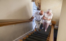 Bệnh cơ lạ khiến người già yếu dần từng ngày