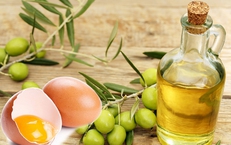 Phục hồi tóc hư tổn bằng protein trứng gà