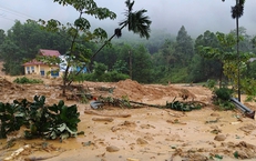 V&#236; sao ngọn n&#250;i ở Đ&#224; Nẵng sạt lở kinh ho&#224;ng d&#249; trời nắng r&#225;o?