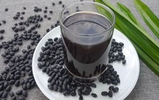 Nước đậu đen l&#225; dứa c&#243; t&#225;c dụng g&#236;?