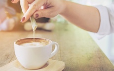 Những c&#225;ch uống c&#224; ph&#234; g&#226;y tăng c&#226;n