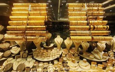 Gi&#225; v&#224;ng phục hồi từ mức thấp nhất một tuần