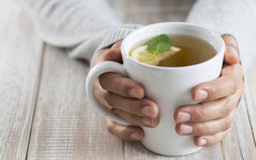 C&#225;ch sử dụng 4 loại tr&#224; gi&#250;p tăng đề kh&#225;ng m&#249;a lạnh hiệu quả