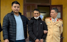 Ph&#225;t hiện ma t&#250;y v&#224; s&#250;ng giấu trong cốp xe m&#225;y sau c&#250; va chạm với xe đầu k&#233;o