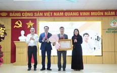T&#244;n vinh t&#226;n Ph&#243; Gi&#225;o sư của ng&#224;nh Y Nghệ An
