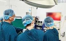 Sau tai nạn giao th&#244;ng, người đ&#224;n &#244;ng được ph&#225;t hiện dạ d&#224;y, đại tr&#224;ng…lộn l&#234;n lồng ngực