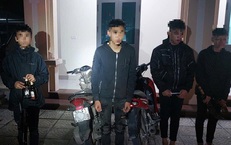 Mang dao m&#232;o ‘diễu phố’ trong đ&#234;m, nh&#243;m thiếu ni&#234;n bị xử l&#253;