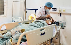 2 chị em nguy kịch v&#236; đốt than sưởi ấm trong ph&#242;ng k&#237;n