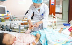 Trẻ đang b&#236;nh thường bỗng ăn k&#233;m, hoảng loạn, n&#243;i nhảm, co cứng ch&#226;n tay do mắc vi&#234;m n&#227;o tự miễn