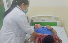 TPHCM: Hơn 70 c&#244;ng nh&#226;n v&#224; học sinh nhập viện nghi ngộ độc thực phẩm