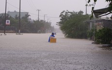 B&#227;o số 15 suy yếu th&#224;nh &#225;p thấp nhiệt đới, miền Trung hứng đợt mưa lớn