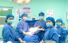 'Căng thẳng' ca mổ thai 34 tuần ngôi ngang, sản phụ tiền sản giật nặng