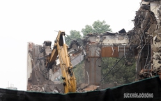 Cận cảnh phá dỡ loạt công trình trên 'đất vàng' ven hồ Hoàn Kiếm