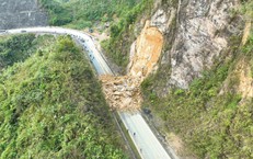 Vì sao hàng nghìn mét khối đất bỗng dưng đổ xuống đường giữa thời tiết đẹp ở Quốc lộ 6?