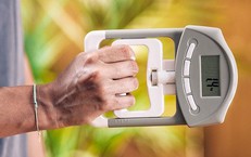 Suy mòn cơ – Hội chứng âm thầm đang 'trẻ hóa' và bài toán dinh dưỡng cho người trung niên