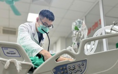 Bệnh nhân cúm suy hô hấp nhanh, phổi trắng xóa 2 bên