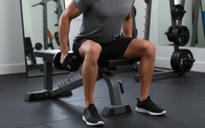 Bài tập tạ trên ghế 20 phút giúp tăng cường cơ bắp hiệu quả