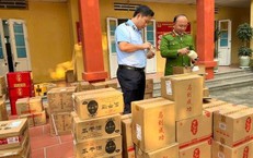 Kiểm tra địa điểm kinh doanh, bất ngờ phát hiện hơn 2000 chai rượu nghi nhập lậu