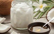 Cách sử dụng dầu dừa để dưỡng mi nhanh dài