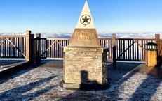 Băng giá phủ trắng Fansifan do nhiệt độ xuống thấp