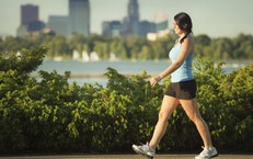 7 bài tập nhẹ nhàng giúp giảm cân an toàn và bảo vệ khớp