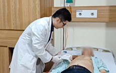 Khối u nhỏ ở vú người đàn ông hóa 'khổng lồ' sau khi đắp thuốc lá