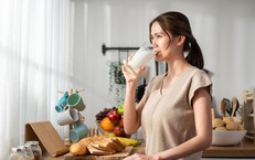 Lý do không nên uống sữa cùng lúc với 7 loại thực phẩm sau