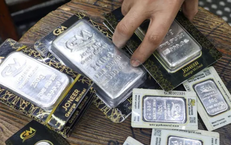 Tỷ phú Elon Musk cảnh báo rủi ro với bạc