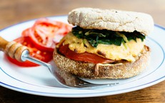 7 th&#243;i quen &#226;m thầm g&#226;y tăng c&#226;n sau tuổi 40