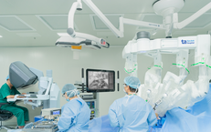 Bệnh viện T&#226;m Anh đưa robot thế hệ mới về Việt Nam, chi ph&#237; mổ chỉ bằng 1/10 quốc tế