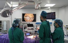 Đau bụng bất thường, cụ b&#224; 80 tuổi ph&#225;t hiện mắc u nang qu&#225;i buồng trứng