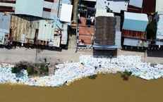 Cả l&#224;ng chạy đua với thời gian, gi&#224;nh từng m&#233;t đất trước &#39;h&#224; b&#225;&#39;