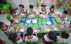 Dinh dưỡng học đường: Lấp &#39;khoảng trống&#39; từ gia đ&#236;nh đến nh&#224; trường