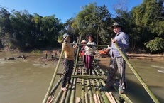 Cả bản chặt luồng, dựng cầu vượt s&#244;ng l&#234;n rẫy
