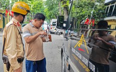 H&#224; Nội điều chỉnh giao th&#244;ng khu vực Lăng B&#225;c, xe kh&#225;ch tr&#234;n 16 chỗ lưu &#253;