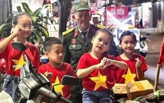 X&#250;c động l&#253; do cựu binh U80 đi xe m&#225;y 1.400 km v&#224;o TPHCM xem diễu binh, diễu h&#224;nh