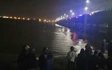 X&#243;t xa mẹ c&#249;ng con nhỏ tử vong tr&#234;n s&#244;ng Hương
