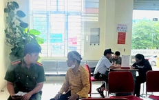 Cụ b&#224; su&#253;t mất hơn 300 triệu đồng v&#236; tin lời &#39;c&#244;ng an giả&#39;