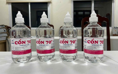 Sử dụng phải cồn y tế giả c&#243; thể g&#226;y tổn thương thần kinh, m&#249; mắt, tử vong