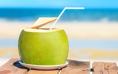 M&#249;a h&#232; n&#234;n uống nước dừa hay nước chanh l&#224; tốt nhất?