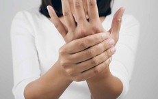 T&#234; tay do hội chứng ống cổ tay cần ph&#225;t hiện sớm