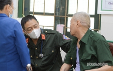 Ấm t&#236;nh đồng đội tại Trung t&#226;m điều dưỡng thương binh Thuận Th&#224;nh