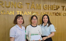 Người phụ nữ bị suy thận đ&#243;n nhận niềm vui
