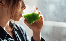 Sự thật bất ngờ: Nước &#233;p rau củ c&#243; thải độc gan, thận như bạn nghĩ?