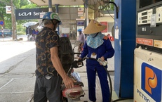 Gi&#225; xăng bất ngờ bật tăng, RON95 l&#234;n 19.840 đồng/l&#237;t